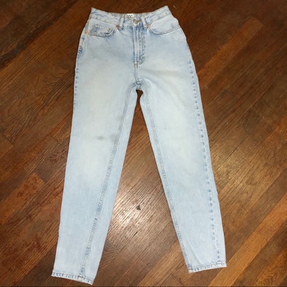 Urban Outfitters Denim - Mom Jeans Light Wash - BDG Urban Outfitters
